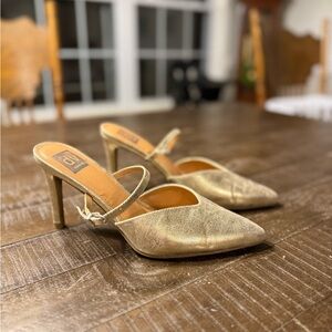 DV by Dolce Vita Gold Heels